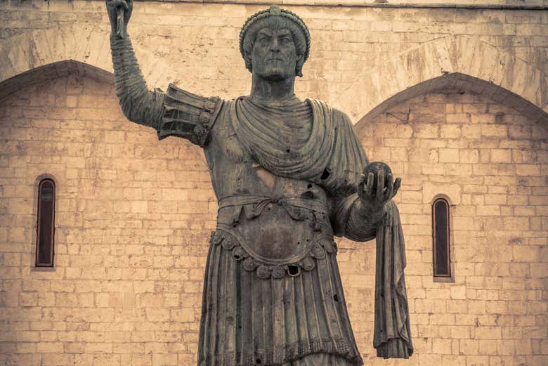 Contemplez le Colosse de Barletta