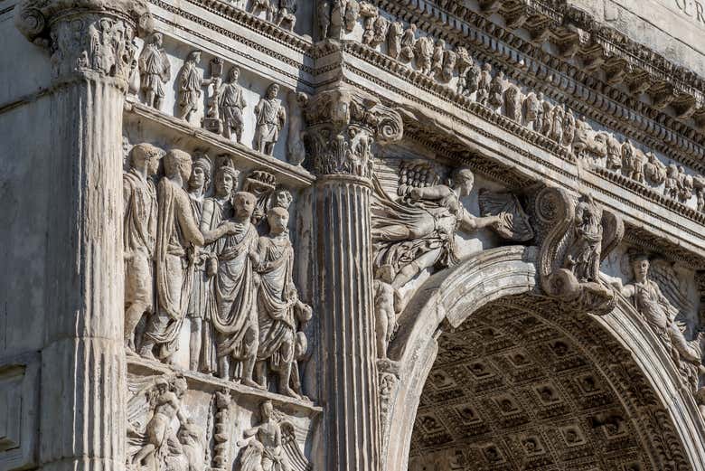 Detalhes do Arco de Trajano