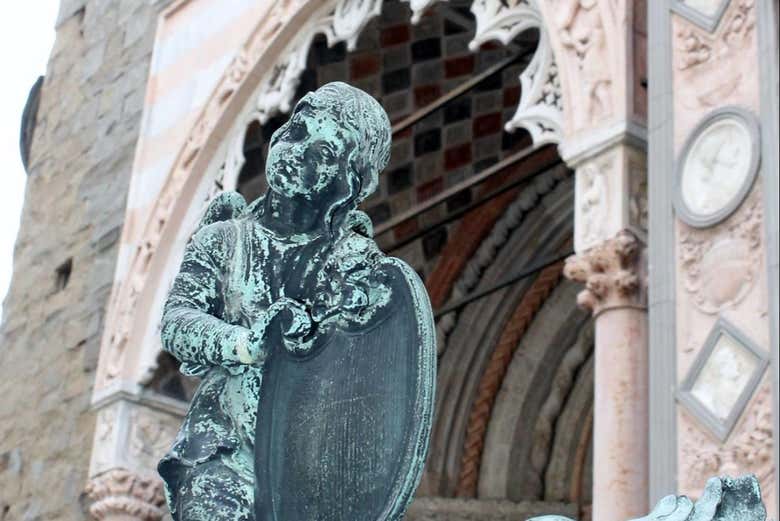 Admiring Bergamo's architecture