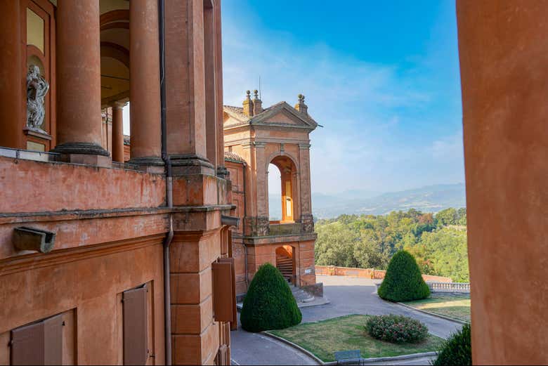 Esterni della Basilica della Madonna di San Luca
