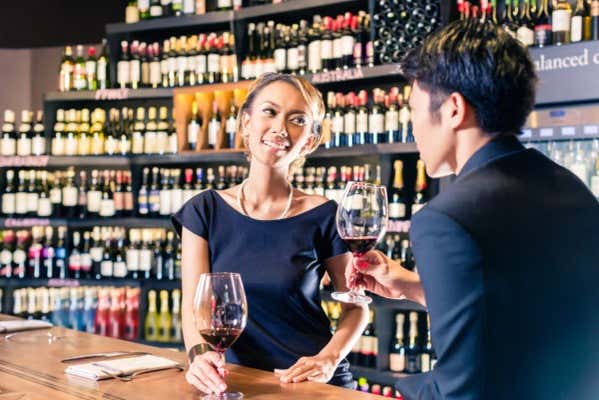 Disfrutando de la cata de vinos italianos