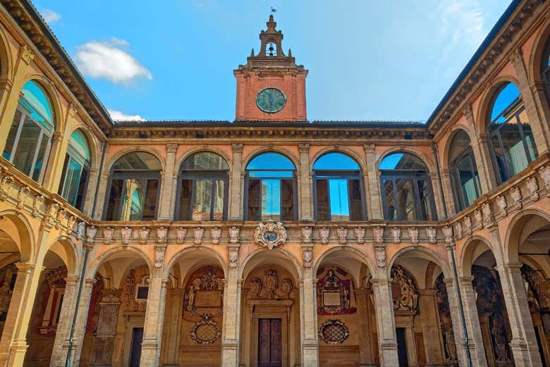 Patio del Palacio de Archiginnasio