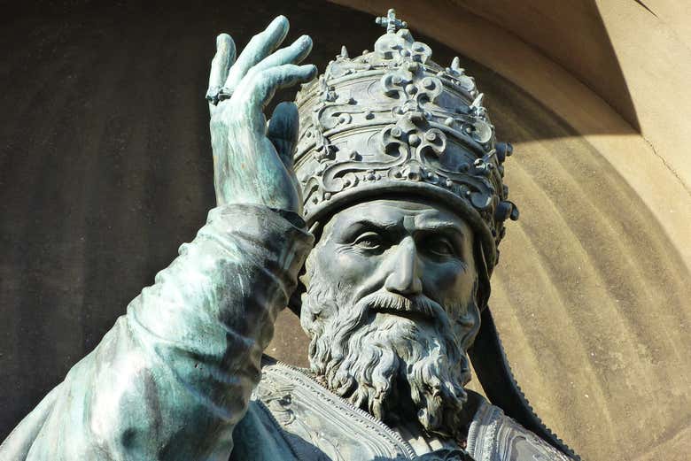Statue of Pope Gregory XIII