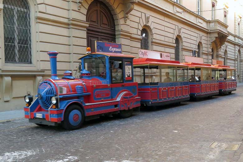 Ready for a scenic journey filled with history views?
