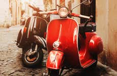 Tour di Bologna in vespa
