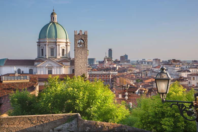 Admirez la coupole de la Nouvelle Cathédrale