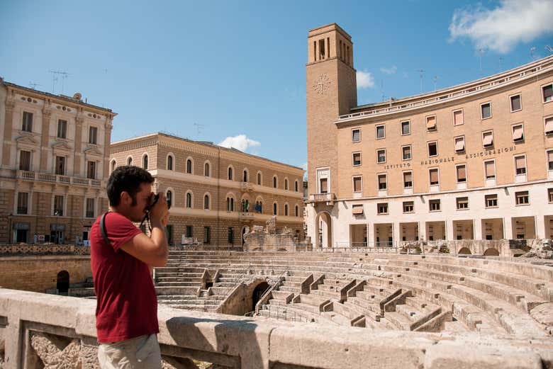 Fotografiando el anfiteatro de Lecce