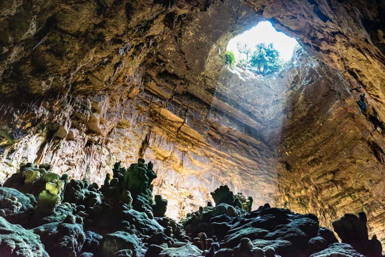 Intérieur des grottes de Castellana