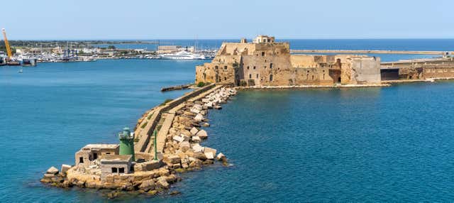 Passeio de barco por Bríndisi