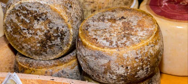 Degustação de vinho, queijo e embutidos em Cagliari