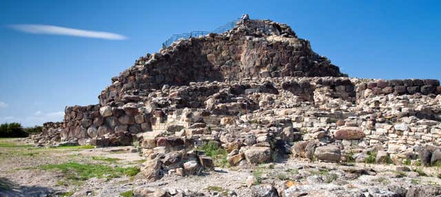 Escursione al Su Nuraxi di Barumini e alle Domus de Janas