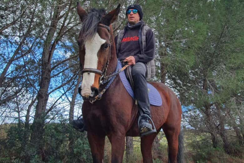 Contemplando el paisaje a orillas del Parque Sette Fratelli