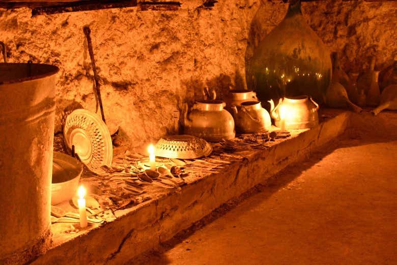 Objets exposés dans l'une des galeries souterraines