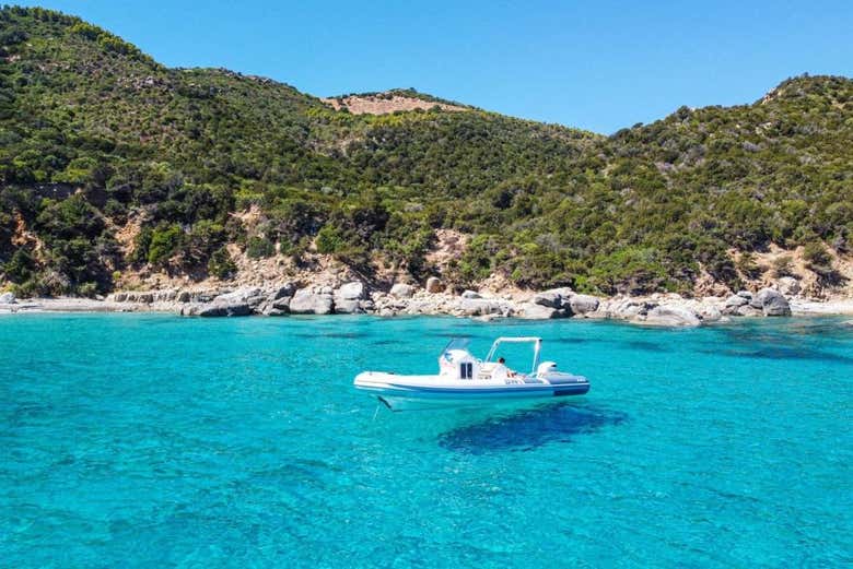 Aguas cristalinas del golfo de Cagliari