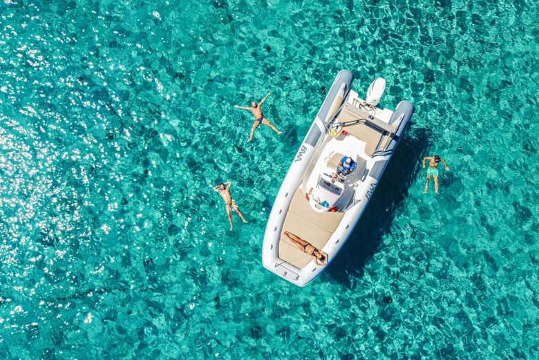 Un baño en las aguas del golfo de Cagliari