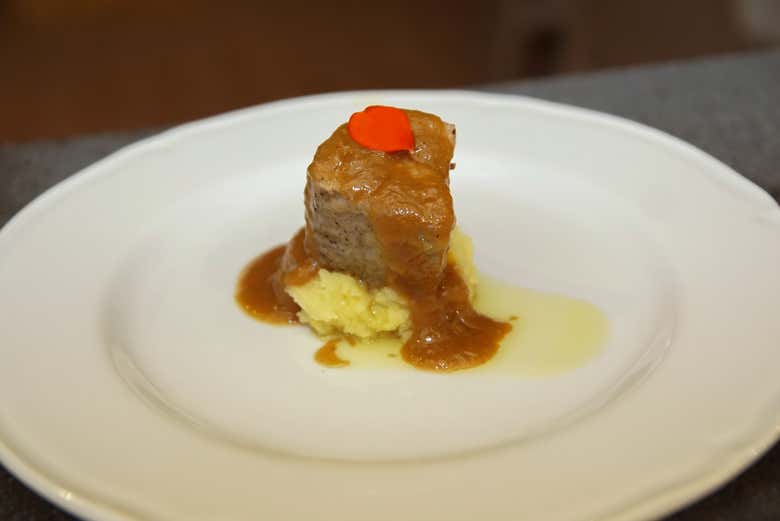 Enjoy the flavors that perfectly pair the wines!