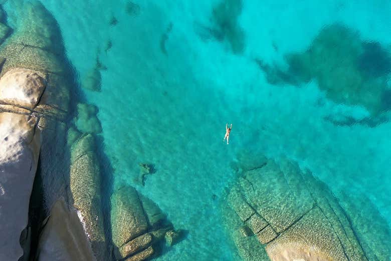 O mar cristalino da área protegida