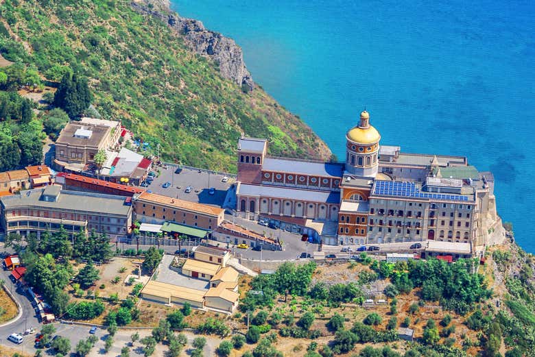 Vue panoramique du Sanctuaire de la Vierge Noire