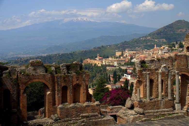 Discovering the rich heritage of Taormina