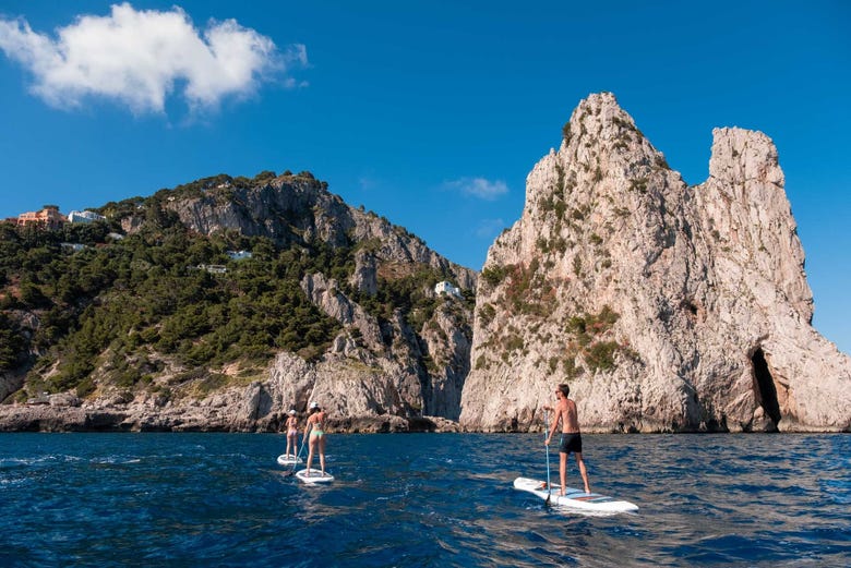 Remando pelas costas de Capri