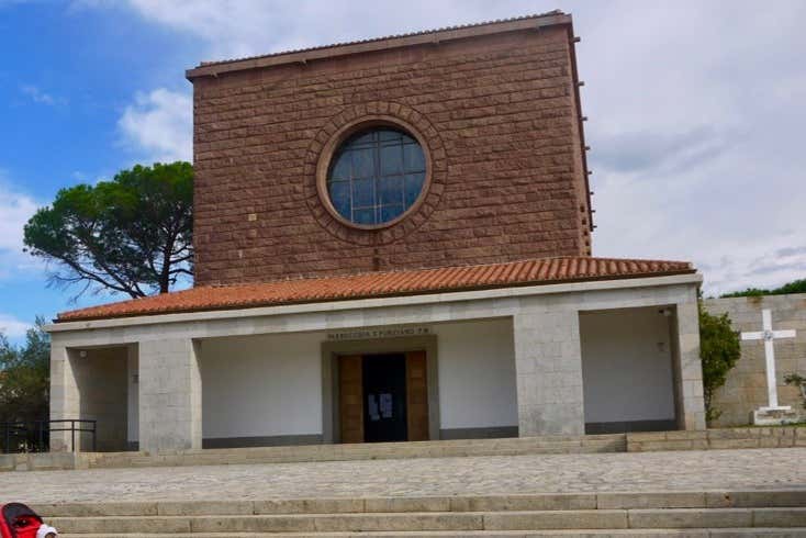 Contemplando la iglesia de San Ponciano