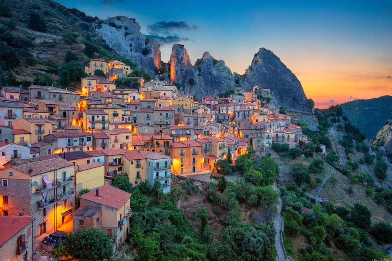 Lumières de Castelmezzano au coucher du soleil