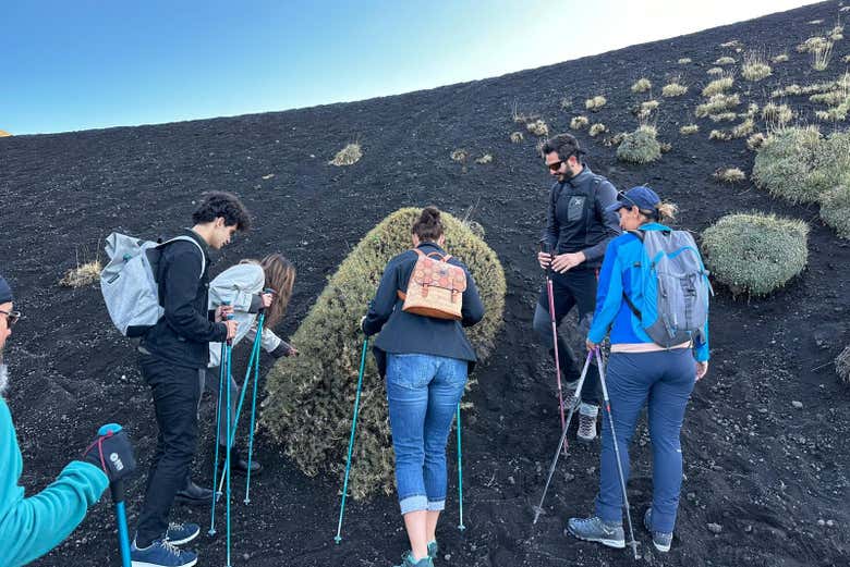 Haciendo senderismo por el Etna