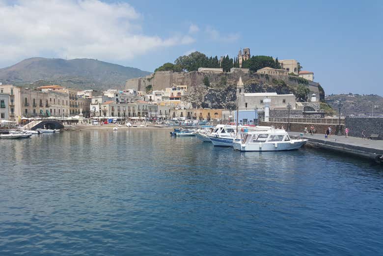 Visit the town and castle in Lipari