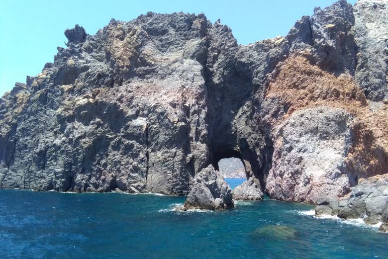 Sailing around the Aeolian Islands