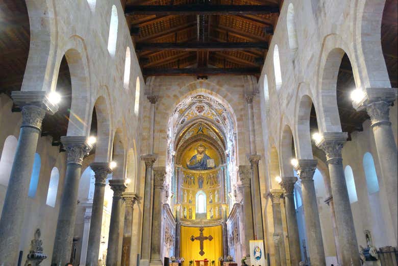 Nef principale de la cathédrale