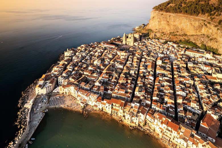 Vue panoramique de Cefalù