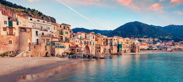 Passeio privado de barco pela costa de Cefalù