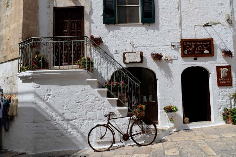 Walking through the streets of Cisternino