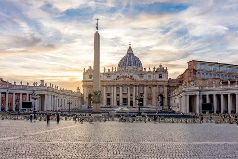 La facciata della Basilica di San Pietro