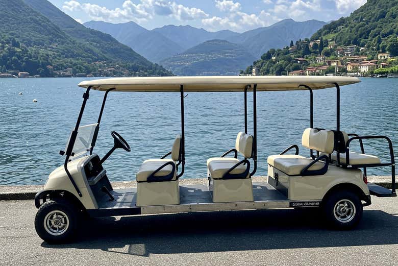 La voiturette de golf au bord du lac de Côme