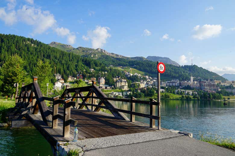 Baladez-vous au bord du lac de Saint-Moritz