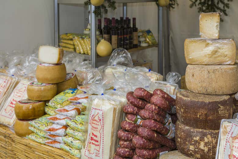 Piedmontese delicacies at the market