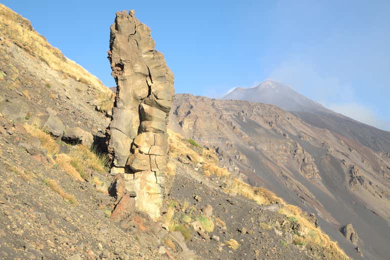 Curiosas formações rochosas no Valle del Bove