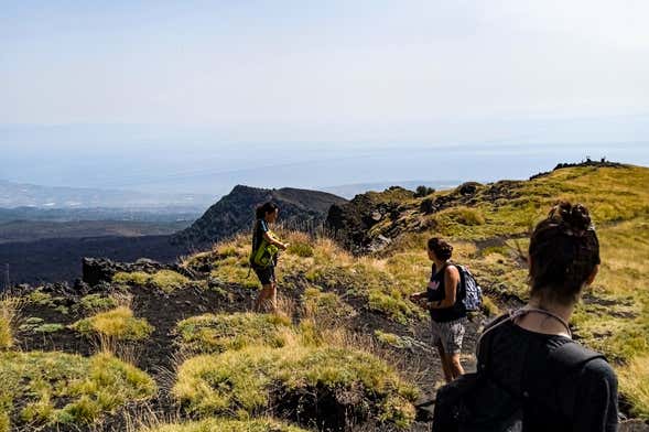 Trilha pelo Etna e pelo Valle del Bove