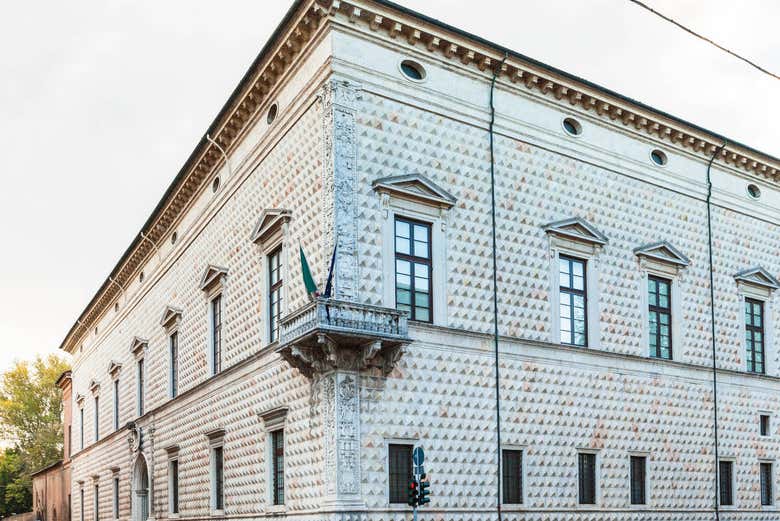 Palazzo dei Diamanti