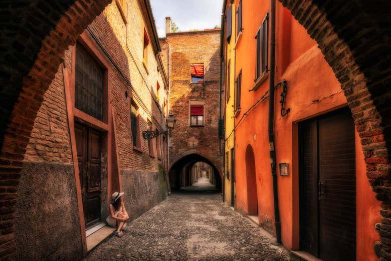 Un vicolo medievale di Ferrara