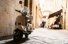 Alquiler de vespa eléctrica con audioguía