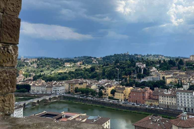 Vista del río Arno desde la Torre de Arnolfo