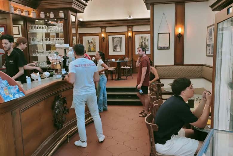 All'interno del caffè