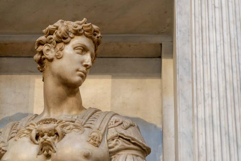 Learn about figures like Giuliano de' Medici