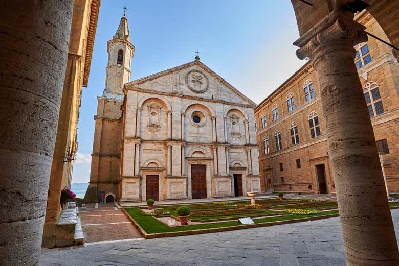 Admirando a catedral de Pienza