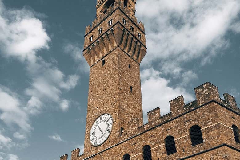 Detalles de la torre del Palacio Vecchio