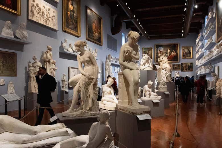 Veréis distintas esculturas renacentistas