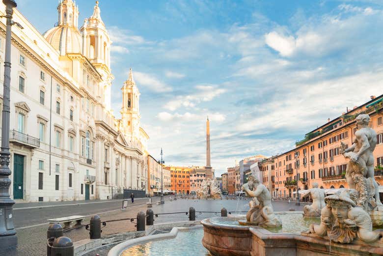 Stroll through Piazza Navona