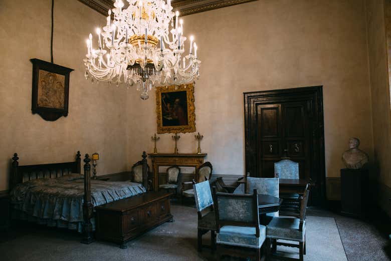 The rooms around the palace